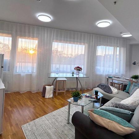 Stella'S Apartment - City Center - Free Secure Parking - Big Sun Terrace - Air Conditioning - Wifi - Tram To The Tallinn Bus Station And Old Town Eksteriør billede