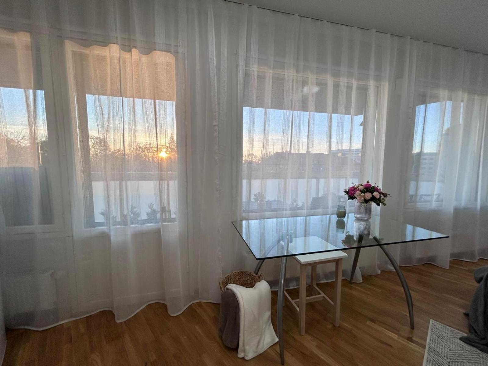 Stella'S Apartment - City Center - Free Secure Parking - Big Sun Terrace - Air Conditioning - Wifi - Tram To The Tallinn Bus Station And Old Town Eksteriør billede