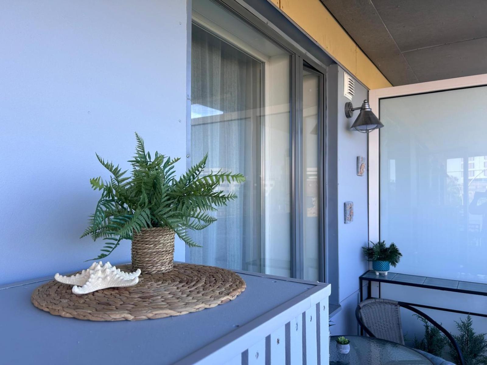 Stella'S Apartment - City Center - Free Secure Parking - Big Sun Terrace - Air Conditioning - Wifi - Tram To The Tallinn Bus Station And Old Town Eksteriør billede