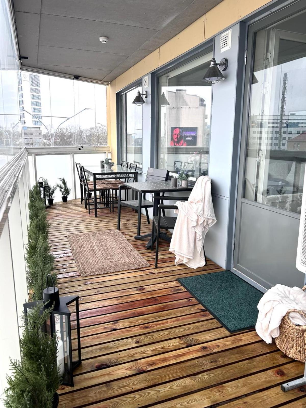 Stella'S Apartment - City Center - Free Secure Parking - Big Sun Terrace - Air Conditioning - Wifi - Tram To The Tallinn Bus Station And Old Town Eksteriør billede