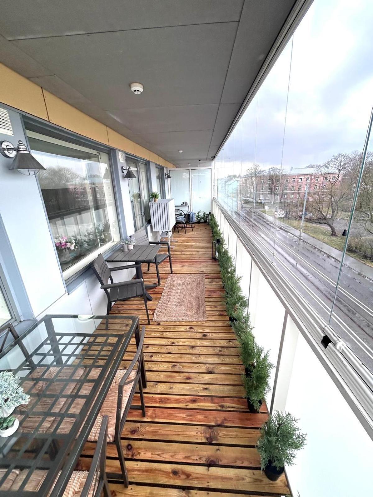 Stella'S Apartment - City Center - Free Secure Parking - Big Sun Terrace - Air Conditioning - Wifi - Tram To The Tallinn Bus Station And Old Town Eksteriør billede