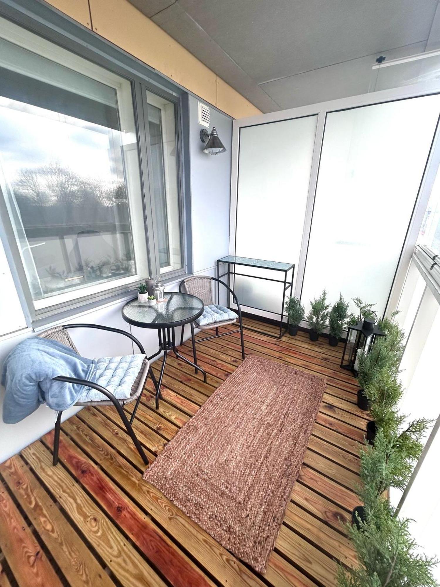 Stella'S Apartment - City Center - Free Secure Parking - Big Sun Terrace - Air Conditioning - Wifi - Tram To The Tallinn Bus Station And Old Town Eksteriør billede