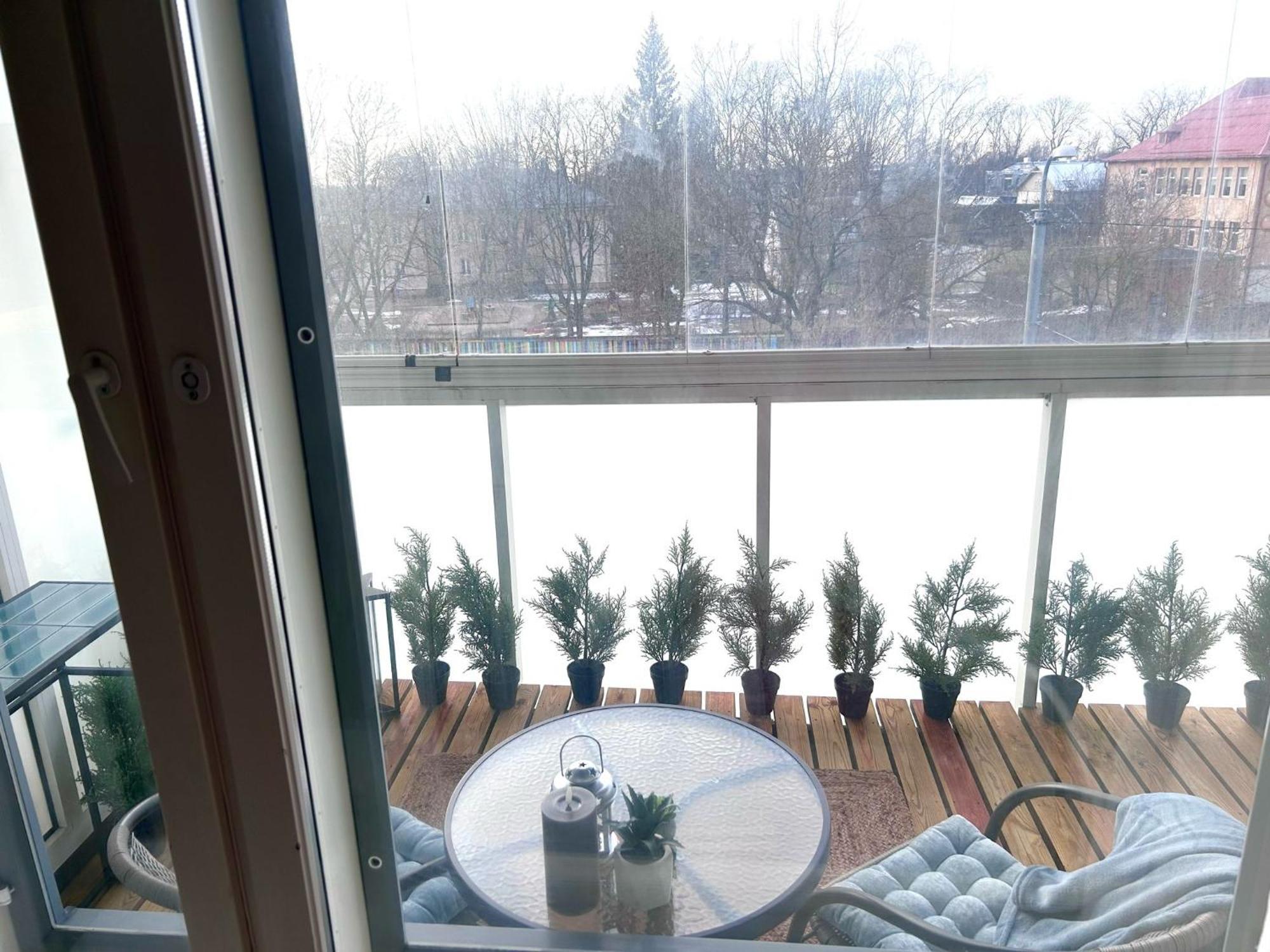 Stella'S Apartment - City Center - Free Secure Parking - Big Sun Terrace - Air Conditioning - Wifi - Tram To The Tallinn Bus Station And Old Town Eksteriør billede
