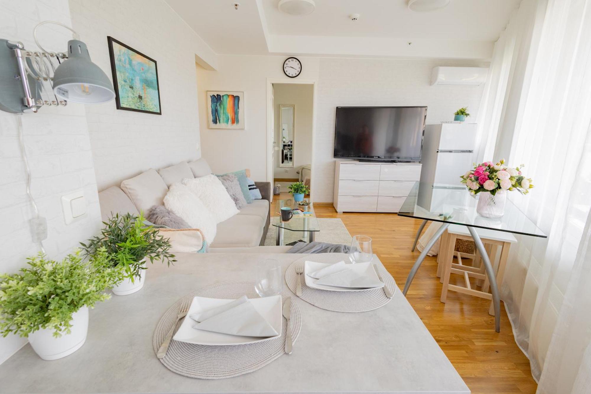 Stella'S Apartment - City Center - Free Secure Parking - Big Sun Terrace - Air Conditioning - Wifi - Tram To The Tallinn Bus Station And Old Town Eksteriør billede